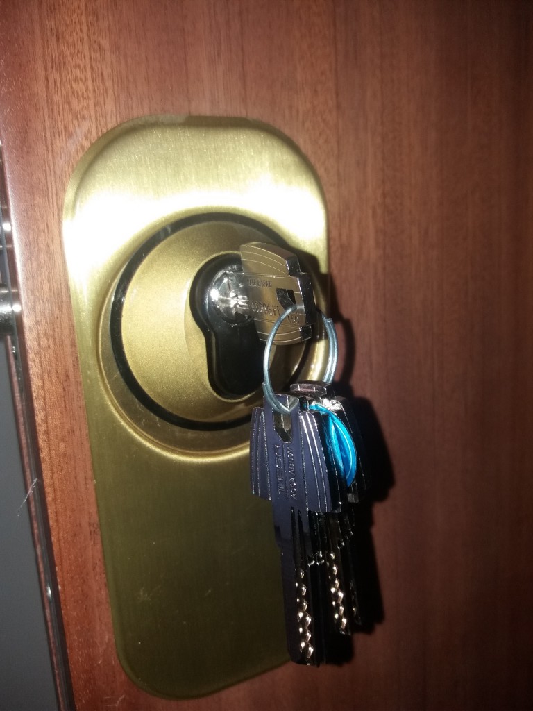 cambio de llaves puerta blindada - Cerrajero de Madrid - www.cerrajero-de-madrid.es