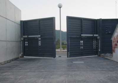 reparacion y motorizacion puertas de garaje - Cerrajero de Madrid - www.cerrajero-de-madrid.es