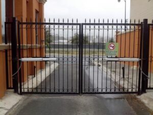 MOTORIZACION - REPARACION - INSTALACION Puertas Batientes de Garaje - Cerrajeros Romero López - CERRAJERO DE MADRID